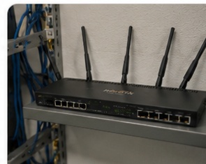 Router MikroTik RB4011 empresarial